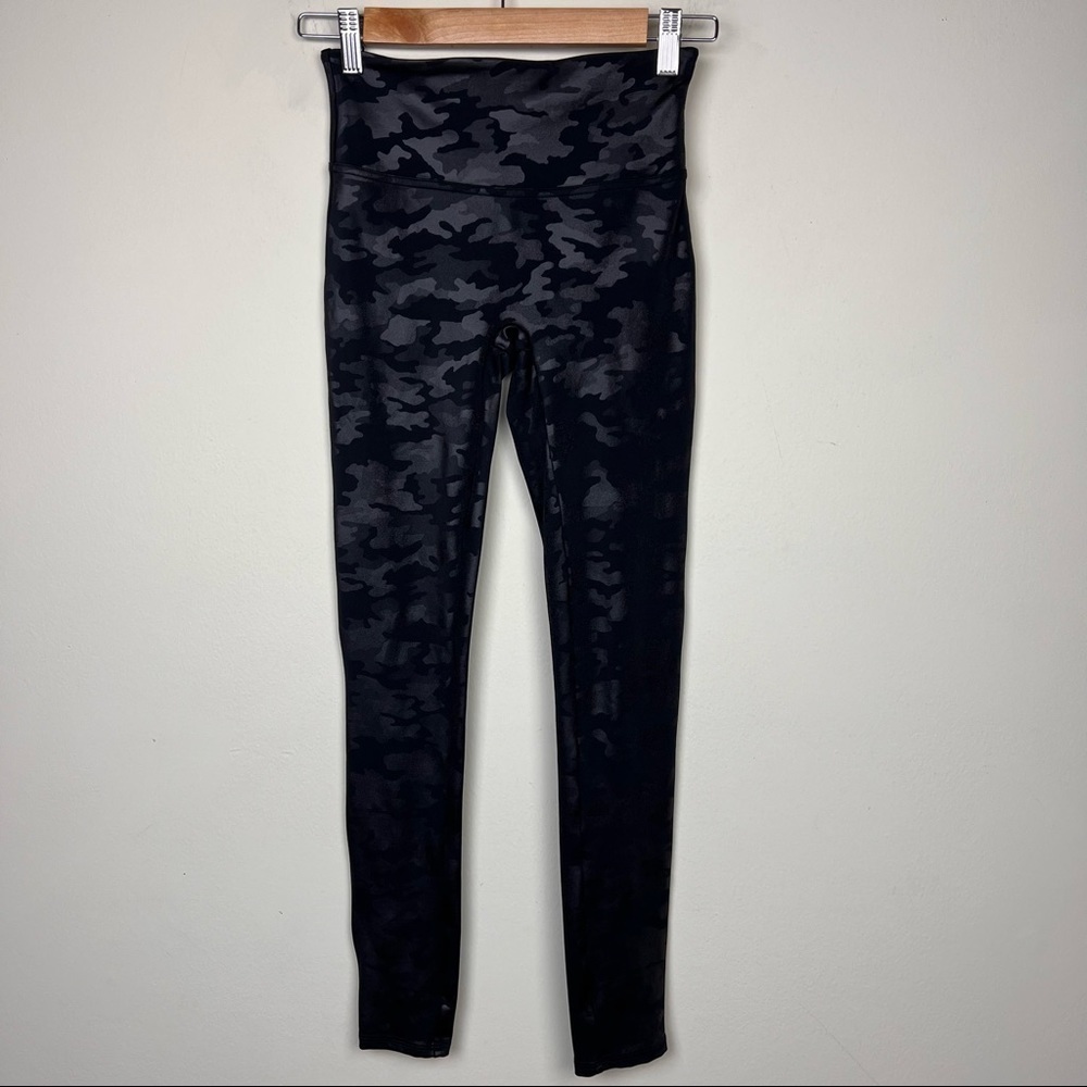 Spanx Faux Leather Camo Leggings - Picture 5 of 11